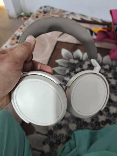 sennheiser momentum 4 headphone