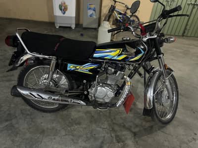 Honda 125 Contact number 03204556380