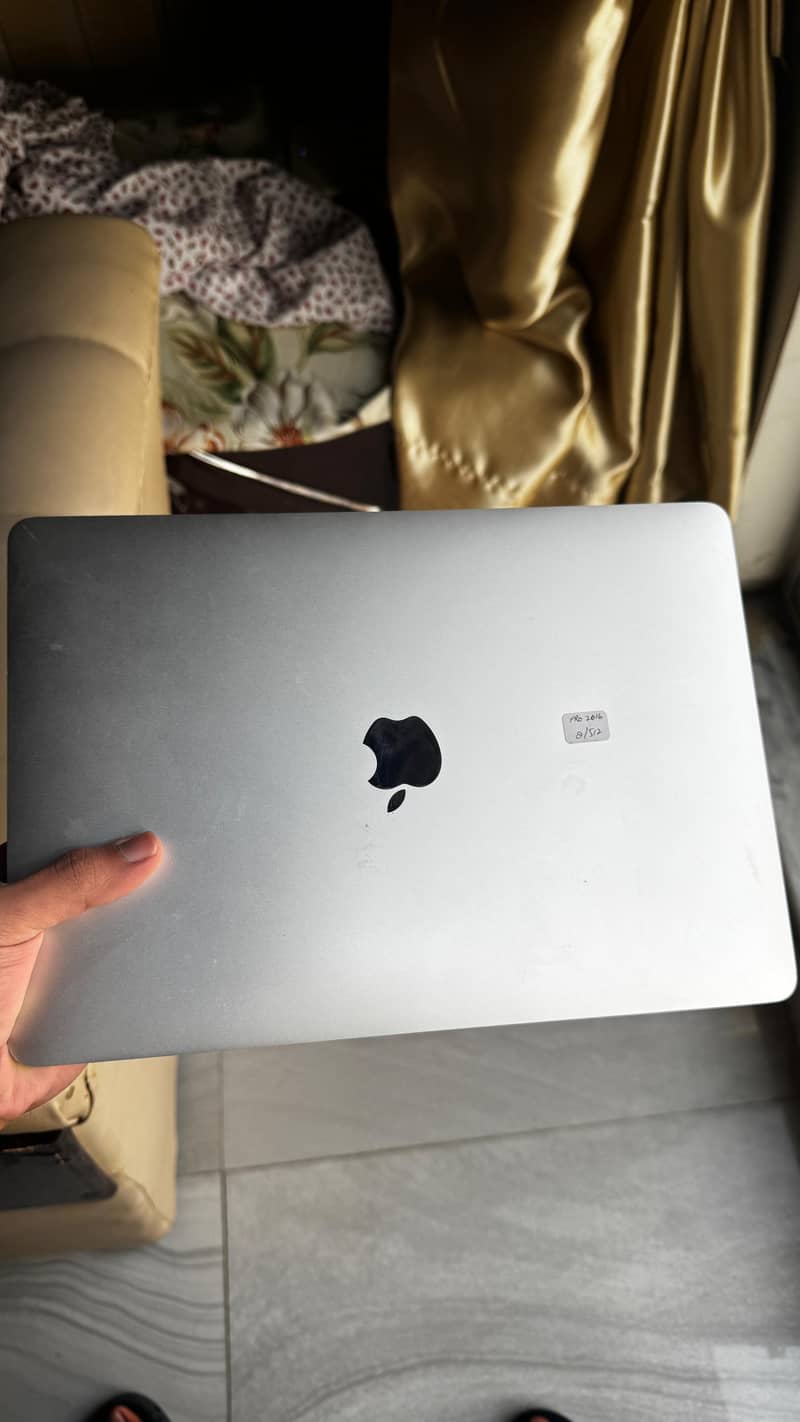 MacBook pro 2016 1