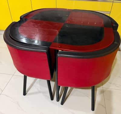 kids dining set 4 chairs condition 10/10