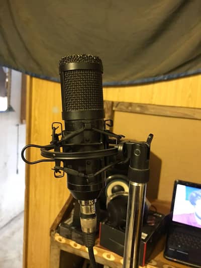 Audio Studio full setup kisi bhai ki chye wo rabta kre