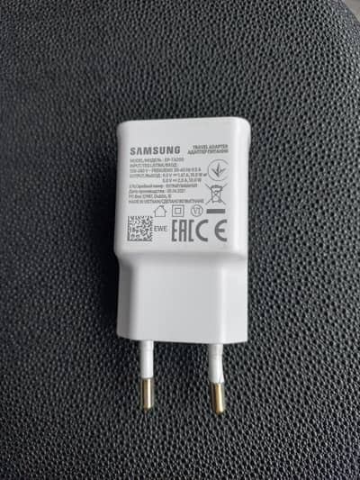 Samsung original 15 Watts fast charger available in  new condition