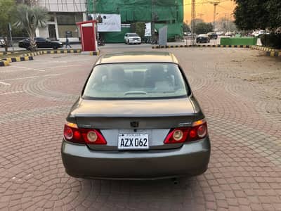 Gari ka koi Bhai Kam nai hone wala Ac 10/10 average 18/19 km evok