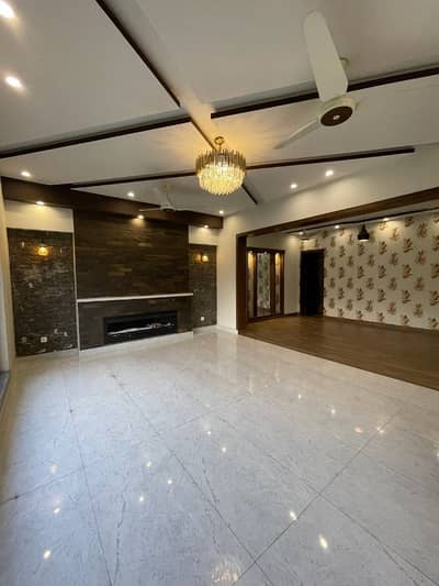 DOUBLE STOREY 5 BEDROOM 2 KITCHEN BIG CAR PARKING HOUSE FOR RENT