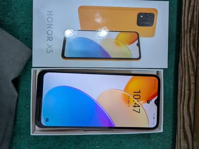 it's honor 5x complete box excellent condition