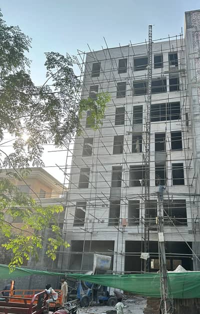 1 KANAL COMMERCIAL PAID BUILDING G PLUS 6 FLOOR NEAR CANAL FOR RENT