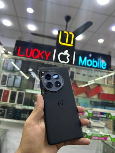 One plus 12 / non pta 16/512gb / water pack brand new 10 10 / oneplus