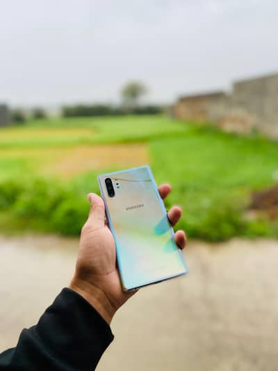 Samsung note 10 plus no dot no shade no line just brend new phone ha