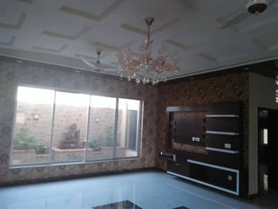 1 KANAL SLIGHTLY USED UPPER PORTION IS AVAILABLE FOR RENT ON TOP LOCATION OF WAPDA TOWN LAHORE