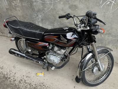 Honda 125 2022 model in black