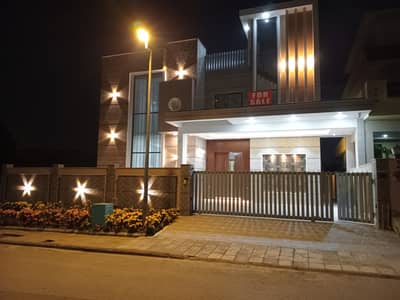 1 kanal Brand new house in Sector F