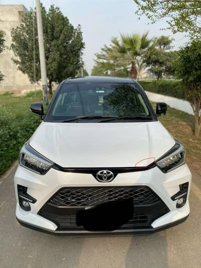 Toyota raize z package two tone colour