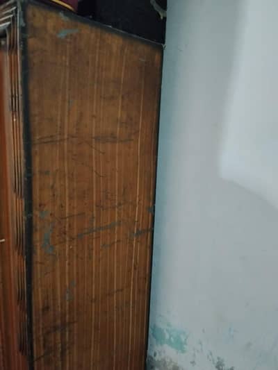 wardrobes Almari good condition urgent for sell