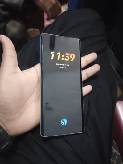 Vivo V30e 5G (8GB + 8GB RAM / 256GB) – Like New