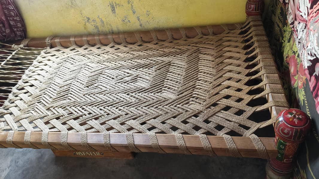 2*charpai 1