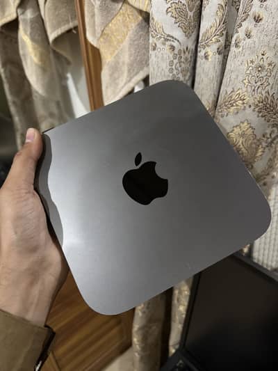 Macmini 2018 Core i7 Hexa Core  16GB 1TB NVME Macos 15.7. 4