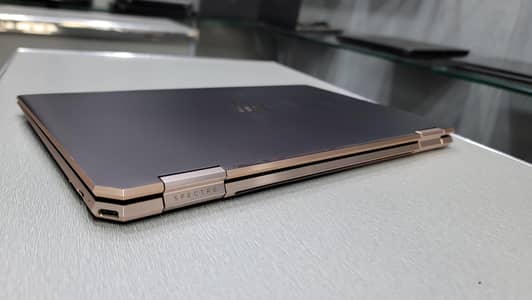AL Raheem Computers ( hp SPECTRE aw0240Tu Core i7 10th Gen 16/512
