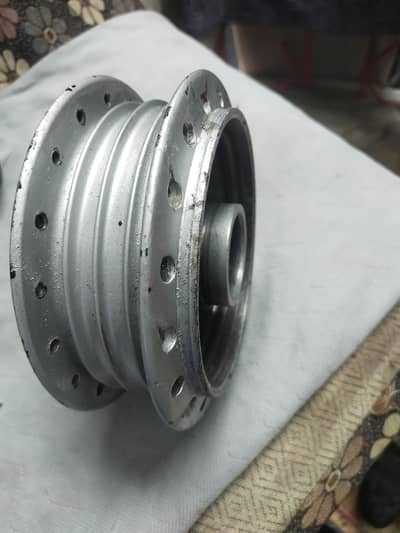 Honda cd70 ka hub acha weight wali hub