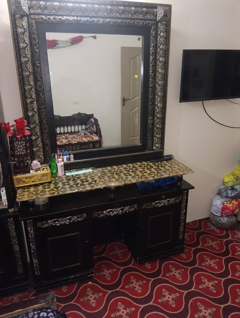 bed dressing table 1