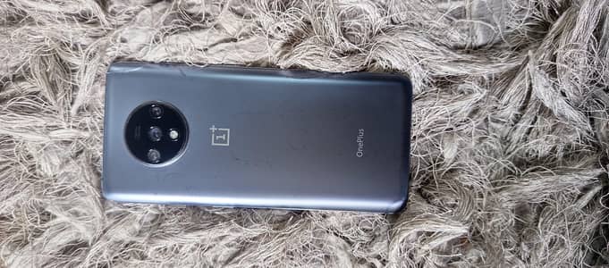 ONEPLUS 7T. 8/128. . . . 8.5/10