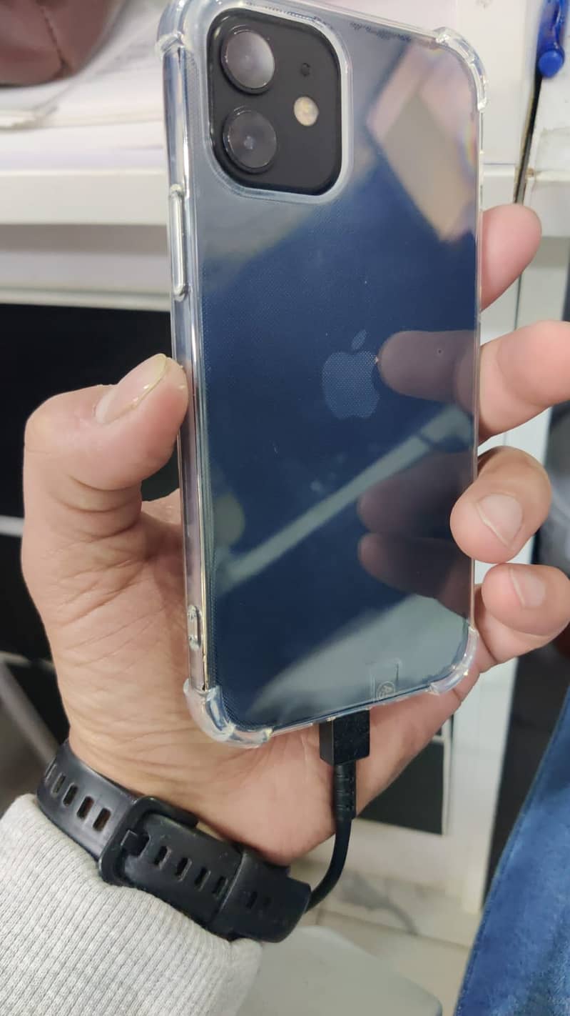 Apple iPhone 12 3
