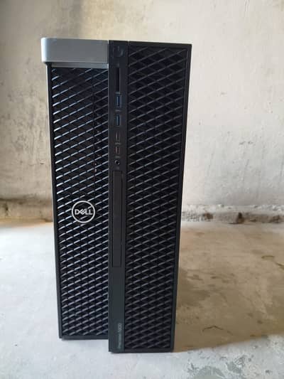 Dell T5820 / W 2125 / 16GB DDR4 / 256GB NVME