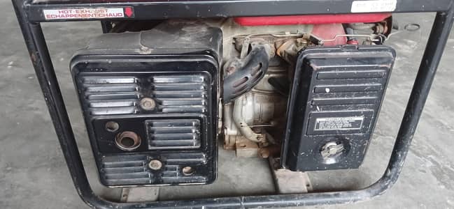 Generator Honda company ka ha itna use ni howa condition 10by 10 ha