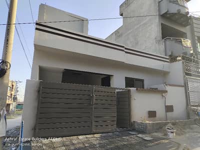 4.5 Marla Solid Construction Slightly Used Like Brand New Single Storey Corner