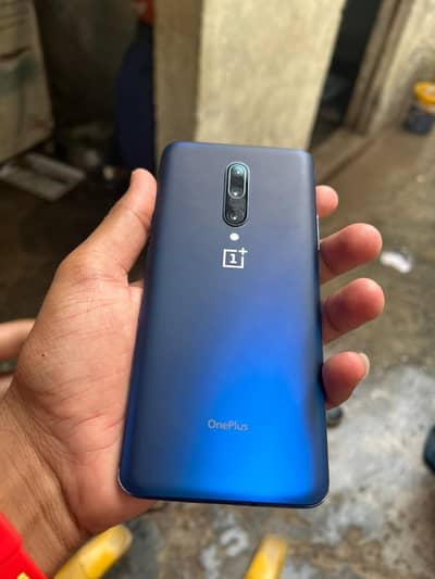 one plus 7pro 12-256. dual sim aproved life time