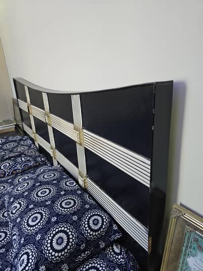 bed with side tables