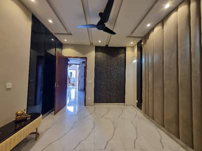 10 Marla Spacious House For Sale Ghaznavi Block