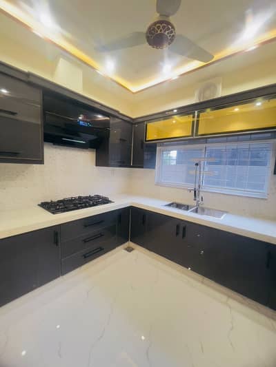 BRAND NEW_10 MARLA HOUSE FOR SALE IN RAFI BLOCK