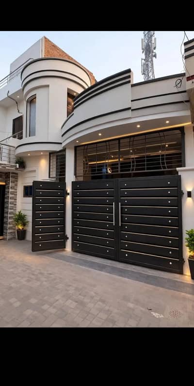 Sajid awan town rafi qamar road 4.5 marly single story house for sale