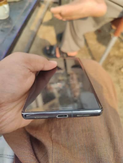 Only Phone but pora prove mily ga