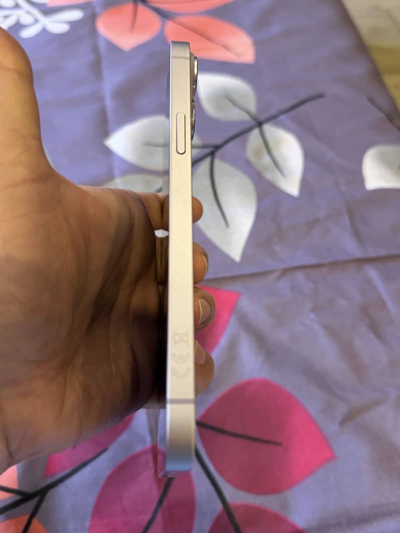 iPhone 14 Plus ( Mint Condition ) 3
