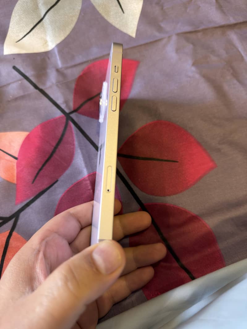 iPhone 14 Plus ( Mint Condition ) 4