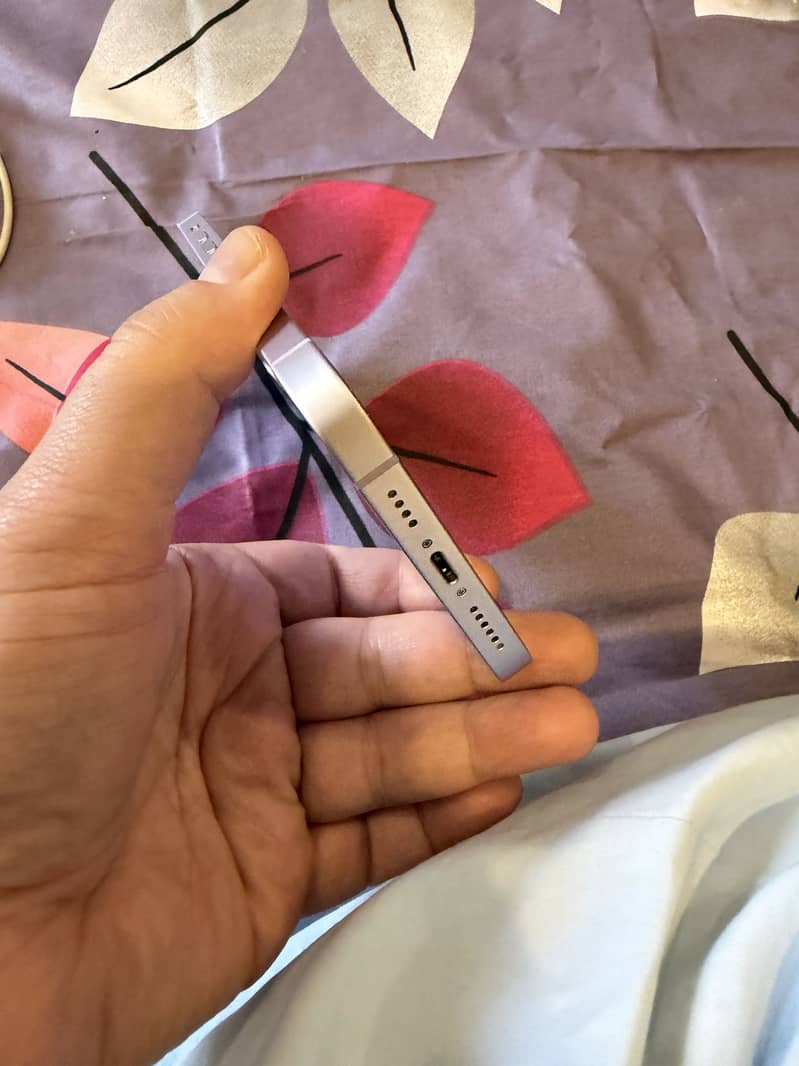 iPhone 14 Plus ( Mint Condition ) 7