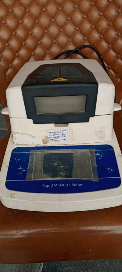 moisture analyzer