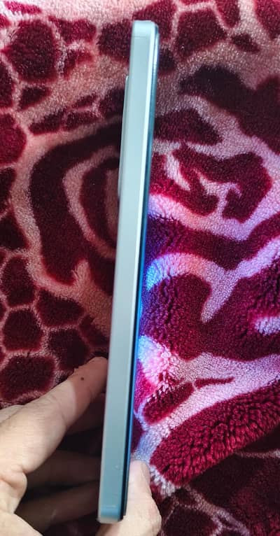 Realme 14 5G lush condition