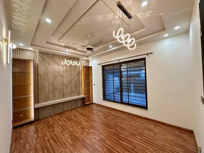 1 KANAL NEW DESIGNER HOUSE DOUBLE UNIT FOR SALE