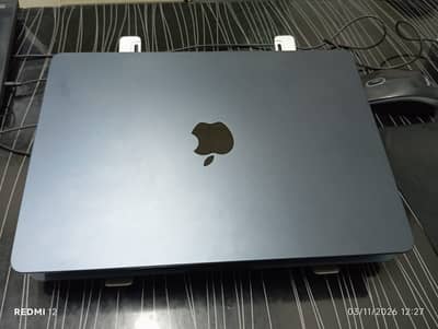 Apple Macbook Air 13-inch, M3, 2024