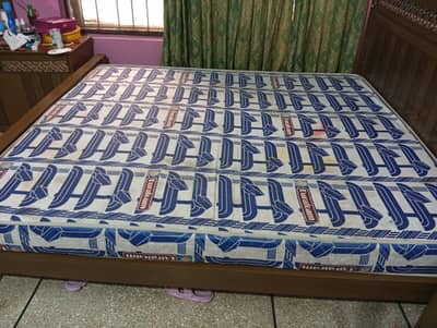 dura foam queen mattress just like new