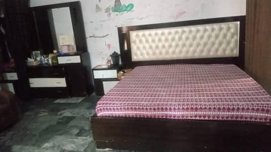 Complete bed set sale