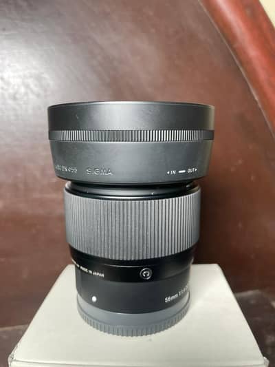 sigma 56mm f1,4 new condition