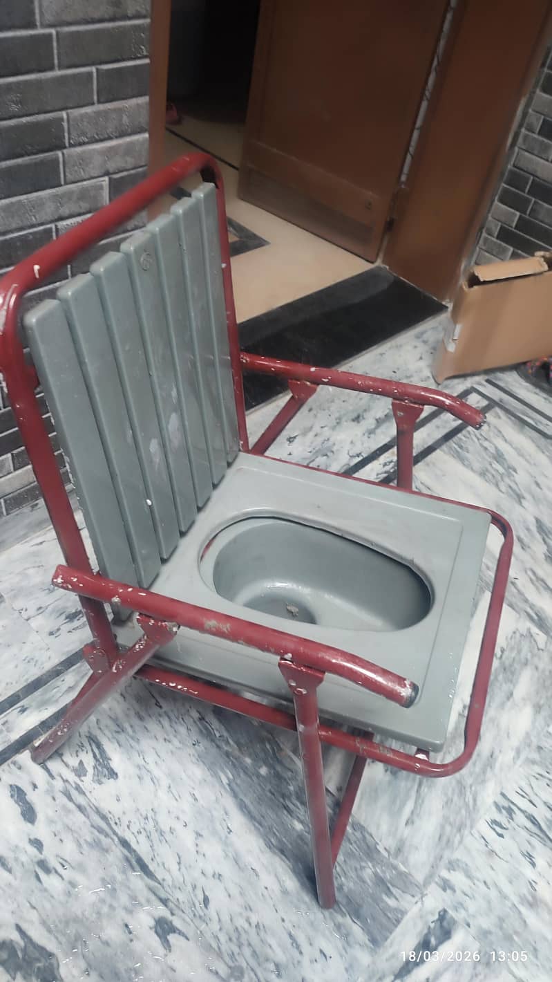 commode chair 1