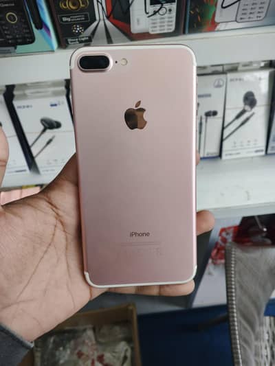 Iphone 7 plus (128gb) 10/10 phone ha with box and cable