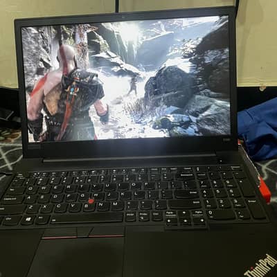 32GB RAM | 1TB SSD | RX 550X Gr | Intel Core i7 8th Gen | Lenovo