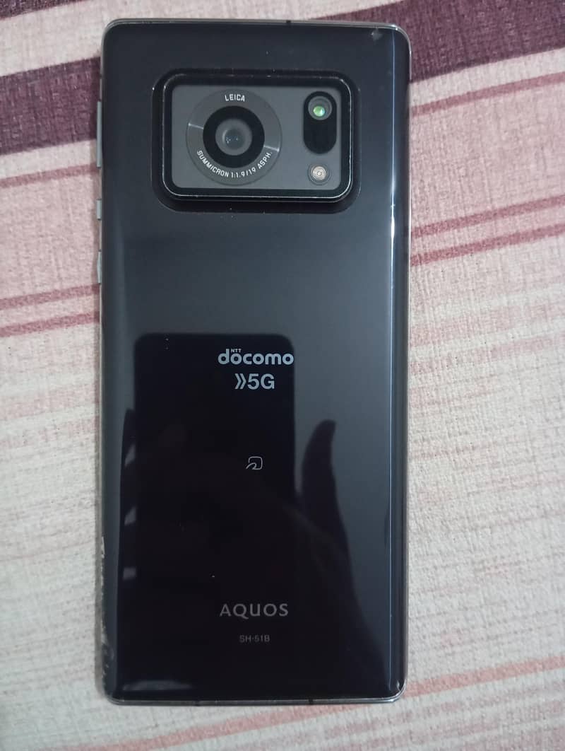 Sharp Aquos R6 2