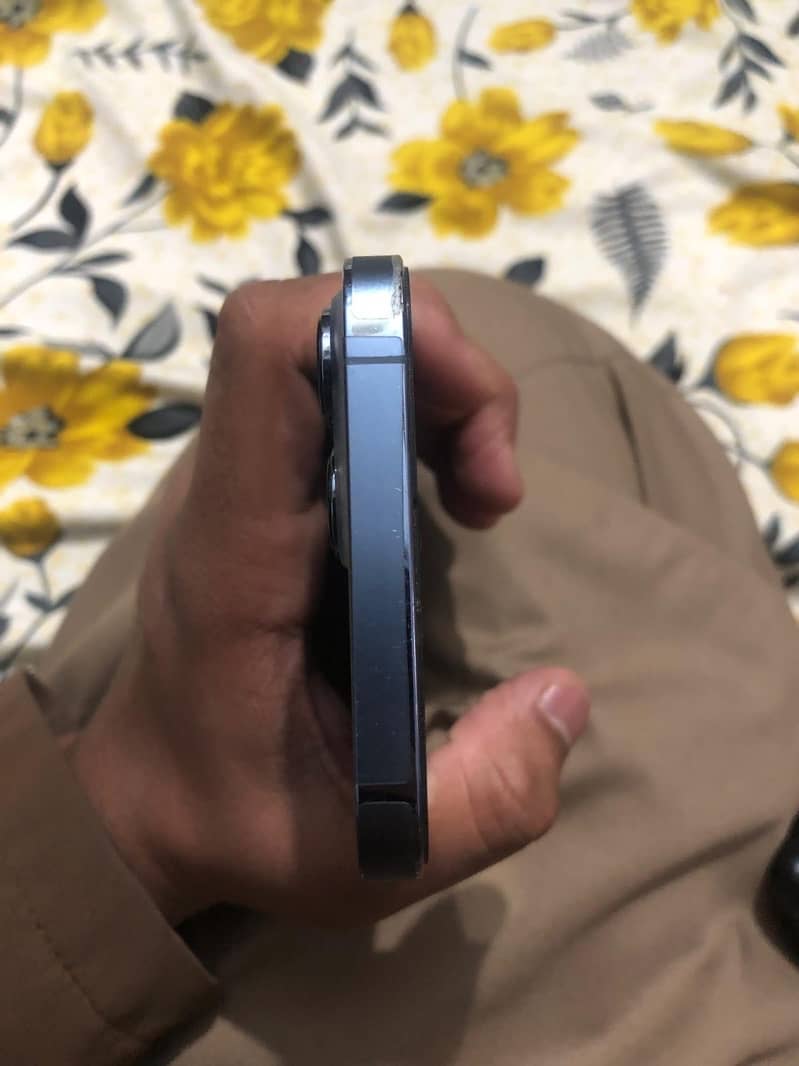 Iphone 13 Pro max 4