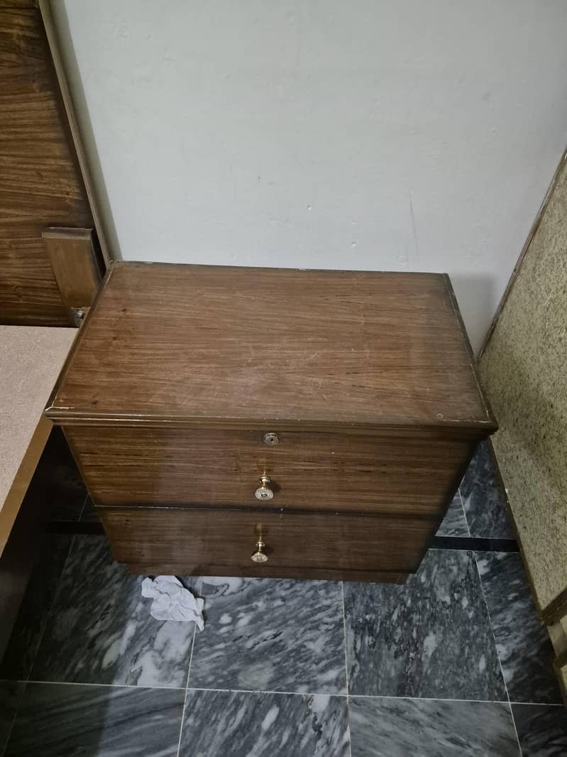 bed/closet/side table 2